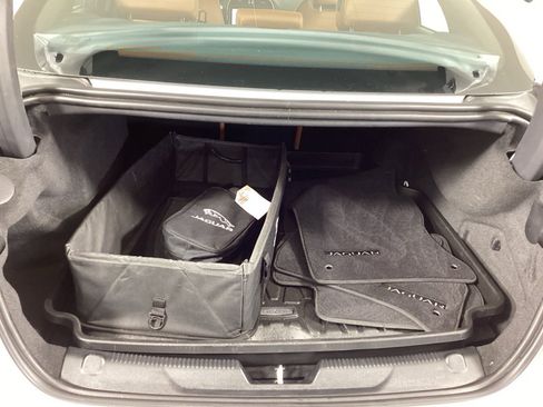 Used 2020 Jaguar XE R-Dynamic S image 36