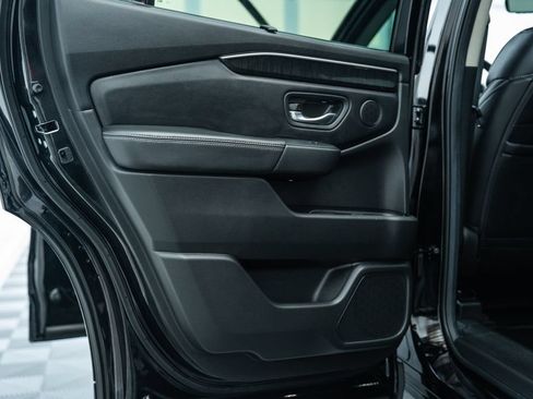 Used 2025 Honda Pilot Elite image 49