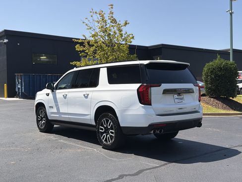 Used 2023 GMC Yukon XL AT4 w/ AT4 Premium Package AWD/4WD image 17