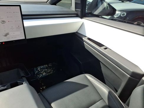 Used 2024 Tesla Cybertruck AWD Crew Cab image 19