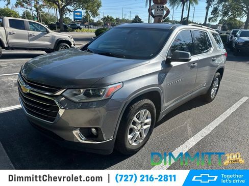 Used 2020 Chevrolet Traverse LT FWD image 1