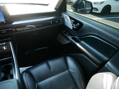 Used 2025 Lincoln Aviator Reserve w/ Equipment Group 201A image 11