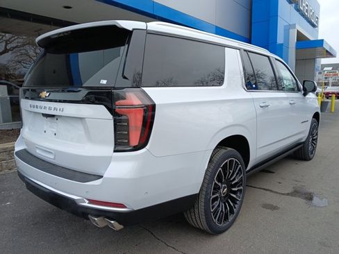 New 2026 Chevrolet Suburban High Country AWD/4WD image 4