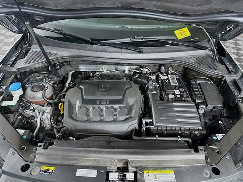 Used 2022 Volkswagen Tiguan SE R-Line image 33