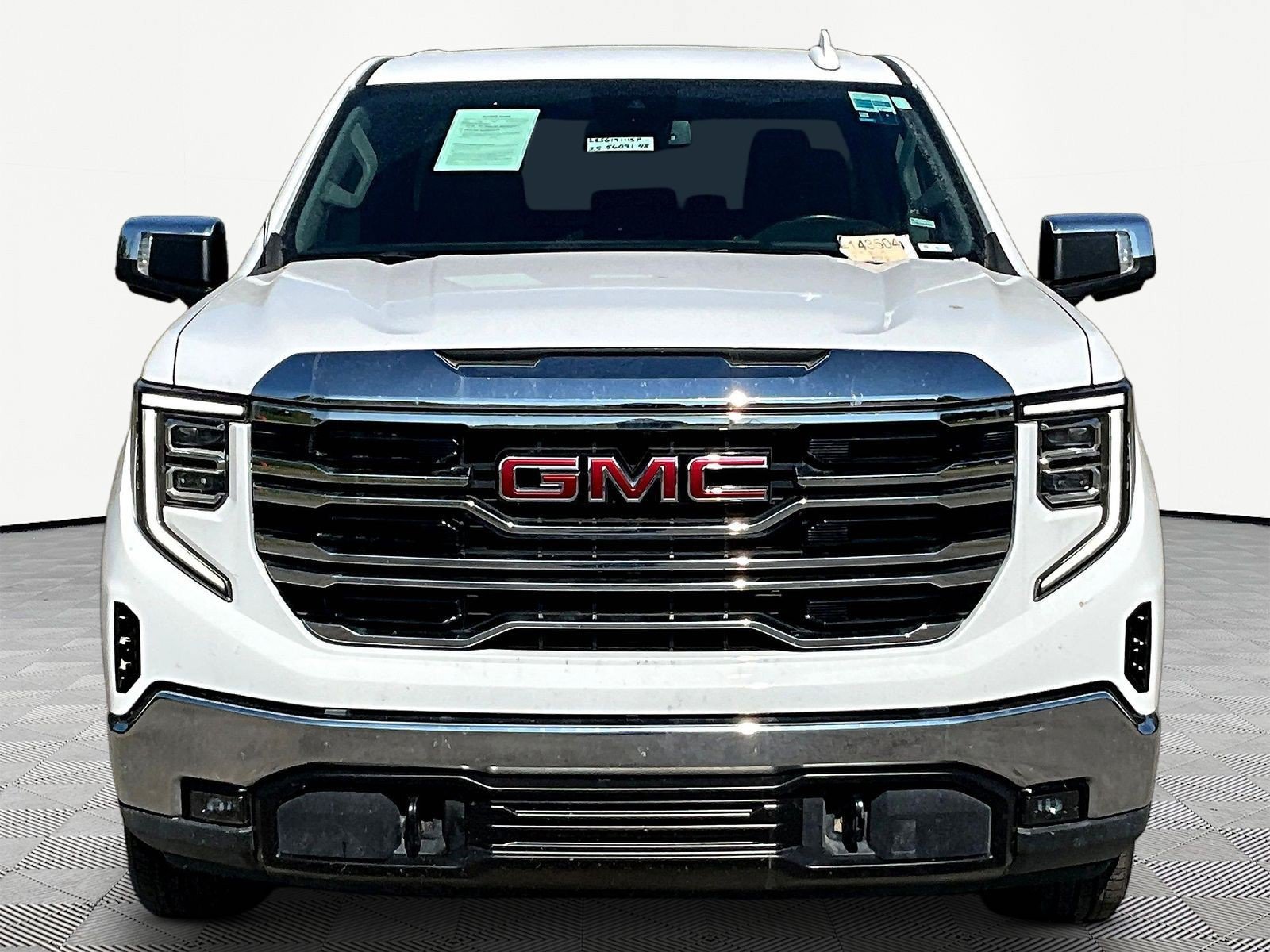 Used 2025 GMC Sierra 1500 SLT AWD/4WD image 2