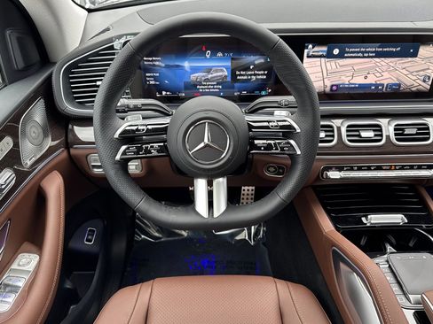 Used 2026 Mercedes-Benz GLS 450 4MATIC image 27
