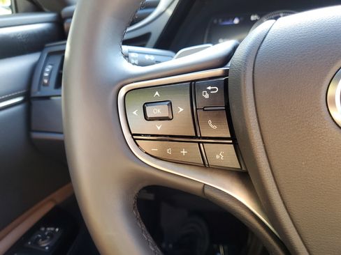 Certified 2023 Lexus ES 350 w/ Premium Package image 22