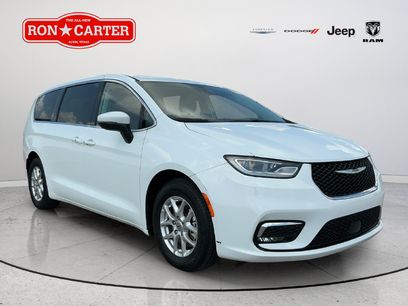 Used 2023 Chrysler Pacifica Touring-L