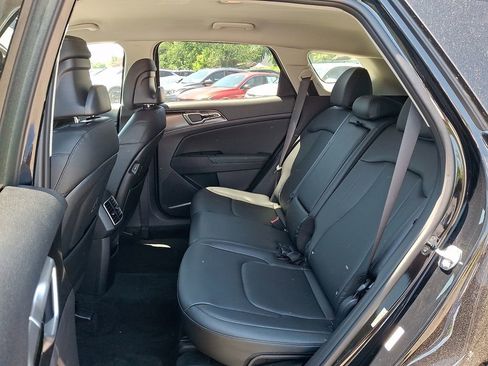 Certified 2025 Kia Sportage EX FWD image 11