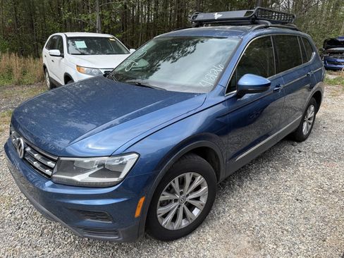 Used 2018 Volkswagen Tiguan SE image 1