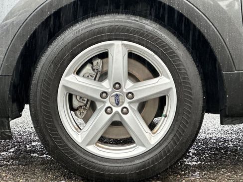 Used 2018 Ford Explorer XLT w/ Equipment Group 202A image 29