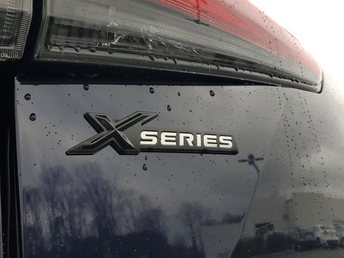 New 2026 Toyota Highlander XLE image 9