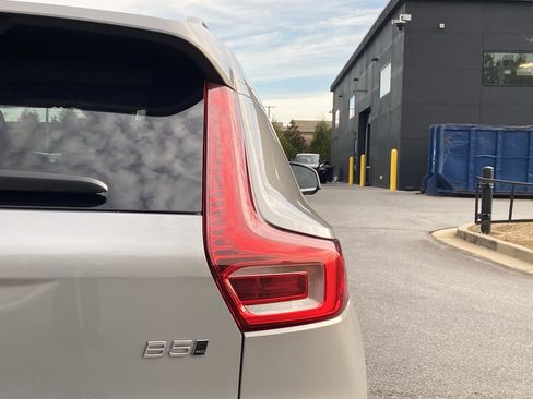 Used 2025 Volvo XC40 B5 Core image 44