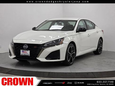 Used 2024 Nissan Altima 2.5 SR FWD image 3
