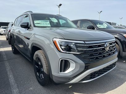 New 2026 Volkswagen Atlas Peak Edition