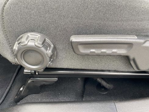 Used 2024 Jeep Wrangler Unlimited Rubicon w/ Technology Group image 17