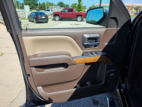 Used 2017 Chevrolet Silverado 1500 LTZ w/ Sport Package AWD/4WD image 11