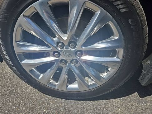 Used 2018 Cadillac XT5 Platinum w/ Driver Assist Package AWD/4WD image 42
