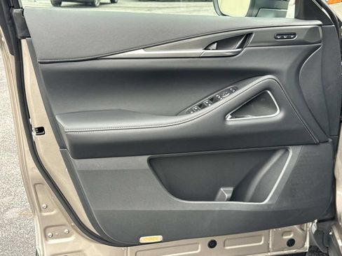 New 2026 INFINITI QX60 Luxe w/ Family Package image 15