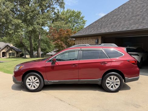 Used 2017 Subaru Outback 2.5i Premium AWD/4WD image 2