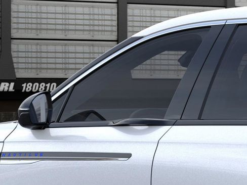 New 2026 Lincoln Nautilus Premier image 20