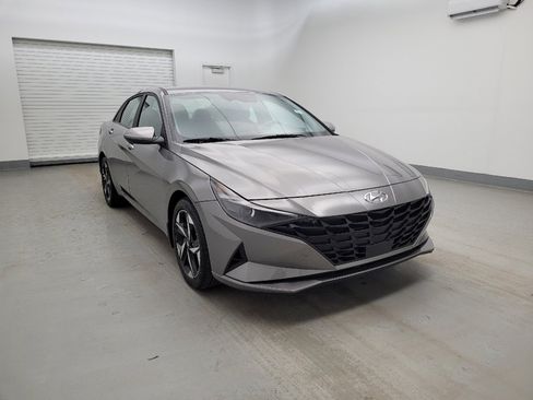Used 2023 Hyundai Elantra SEL w/ Convenience Package image 13