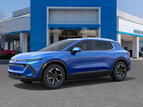 New 2026 Chevrolet Equinox EV LT image 2