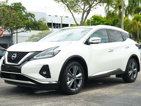 Used 2023 Nissan Murano Platinum w/ Cargo Package FWD image 3