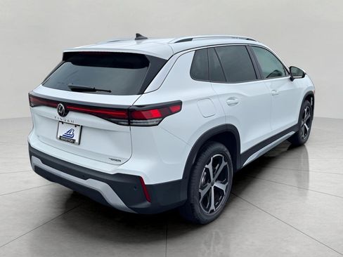 Used 2025 Volkswagen Tiguan SE image 7