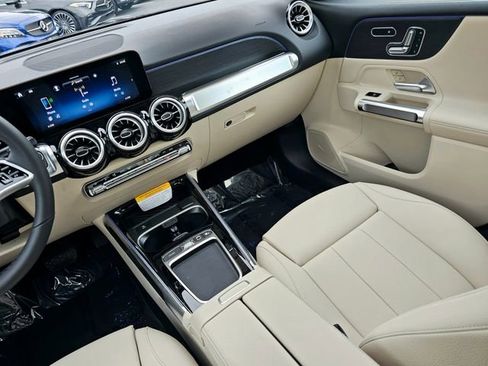 New 2026 Mercedes-Benz GLB 250 4MATIC image 33