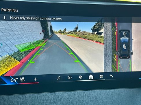 Certified 2024 BMW iX xDrive50 w/ Premium Package image 25