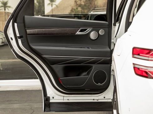 Used 2024 Genesis GV80 3.5T w/ Prestige Package image 19