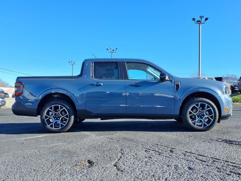 New 2026 Ford Maverick Lariat image 4