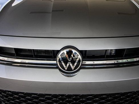 New 2026 Volkswagen Jetta SE image 9