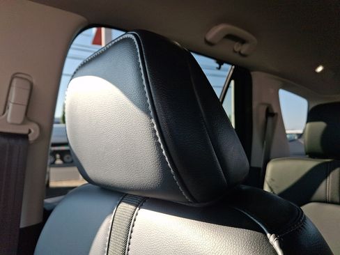 Used 2023 Honda Pilot EX-L image 13