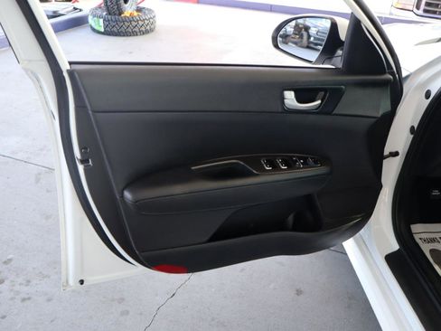 Used 2018 Kia Optima S w/ Panoramic Sunroof Package image 12