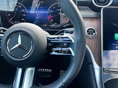 Used 2025 Mercedes-Benz GLC 300 4MATIC image 22