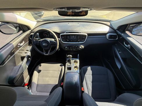 Used 2018 Kia Sorento L image 13