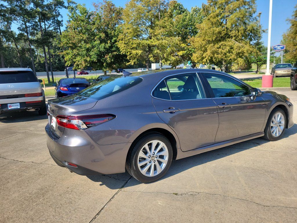 Used 2024 Toyota Camry LE FWD image 8