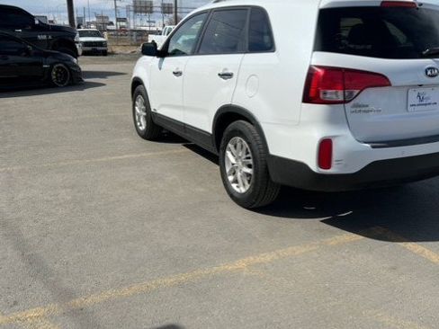 Used 2014 Kia Sorento LX w/ LX V6 Convenience Package image 8
