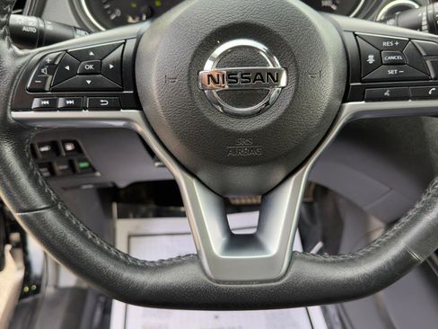 Used 2020 Nissan Rogue SL image 32