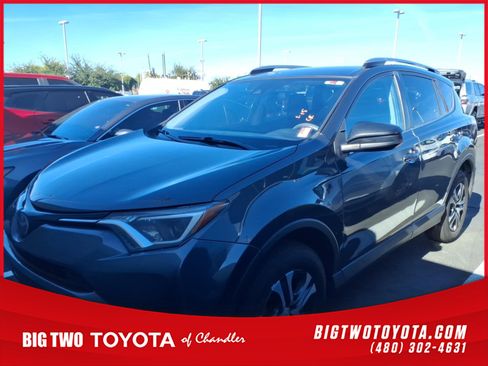Used 2017 Toyota RAV4 LE image 1