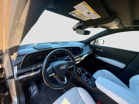 Used 2024 Cadillac XT4 Sport AWD/4WD image 9