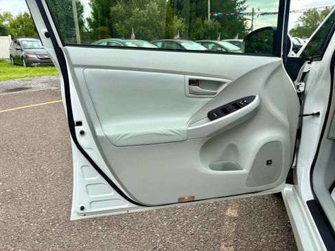 Used 2012 Toyota Prius Four FWD image 10