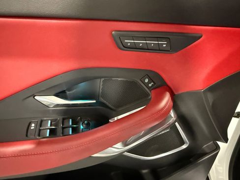 Used 2019 Jaguar E-PACE R-Dynamic SE image 28