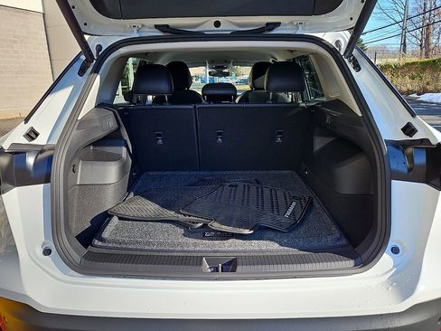 Certified 2025 Volkswagen Tiguan SE image 29