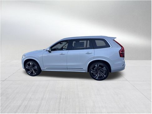 New 2025 Volvo XC90 B6 Plus image 2
