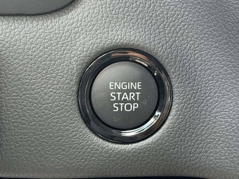 Used 2026 Toyota Tundra Limited AWD/4WD image 7