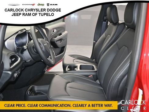 New 2026 Chrysler Voyager LX image 9