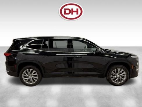 Used 2025 Buick Enclave Preferred image 2